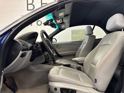 Used 2009 BMW 128i Convertible image 18