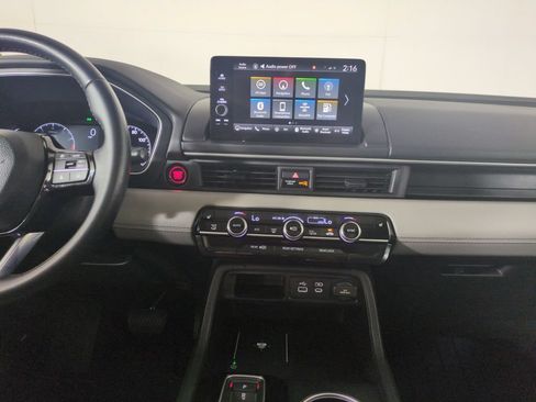 Certified 2023 Honda Pilot Touring image 21