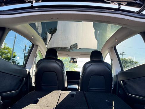 Used 2021 Tesla Model Y Long Range AWD/4WD image 35