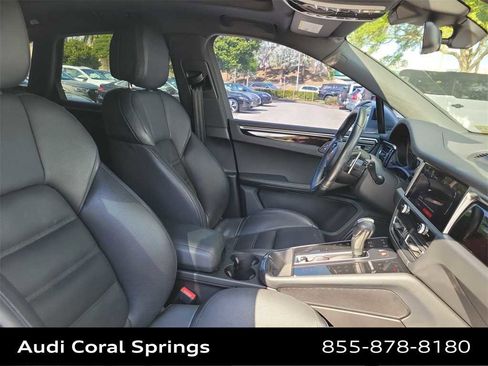 Used 2023 Porsche Macan image 14