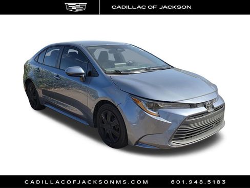 Used 2023 Toyota Corolla LE image 3