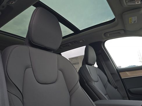 New 2026 Volvo XC90 B5 Plus w/ Protection Package image 16