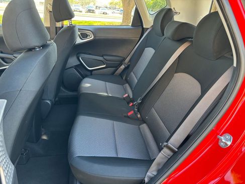Used 2025 Kia Soul LX w/ LX Technology Package image 21