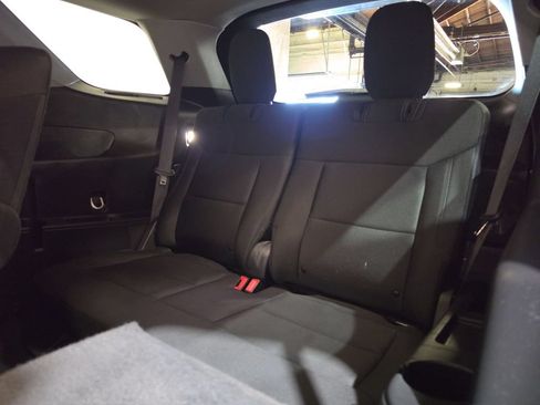 Used 2023 Ford Explorer XLT AWD/4WD image 24