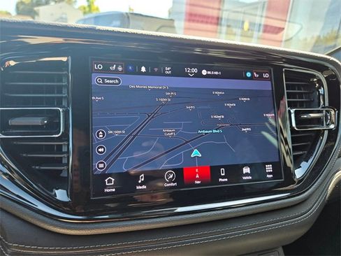 Used 2022 Dodge Durango GT image 28