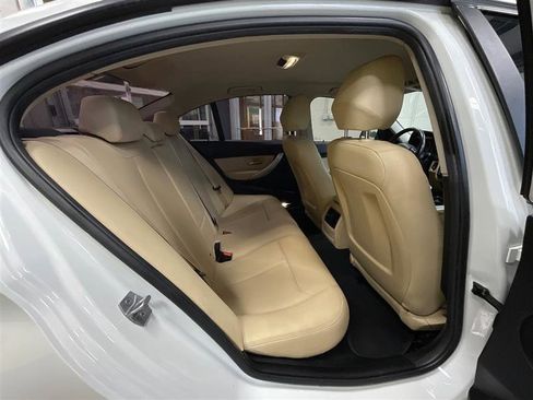 Used 2017 BMW 320i Sedan image 23