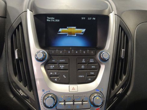 Used 2017 Chevrolet Equinox LS FWD image 25