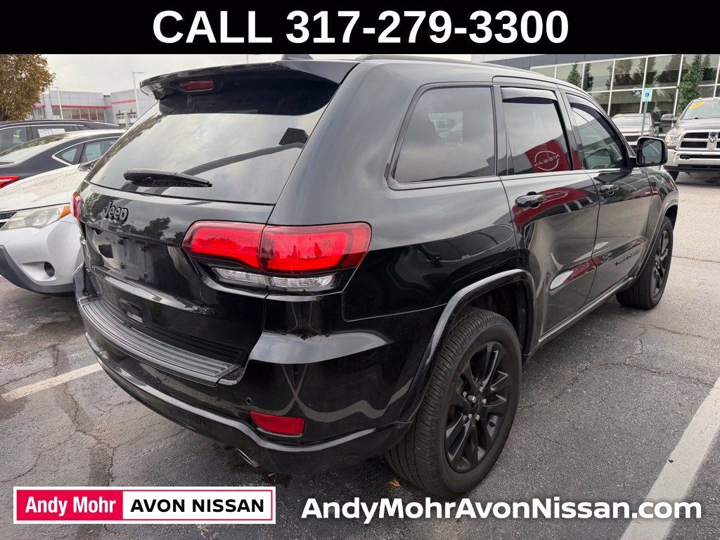 Used 2019 Jeep Grand Cherokee Altitude AWD/4WD image 4