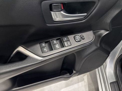 Used 2017 Toyota Camry SE w/ Four Season Floor Mat Package image 15