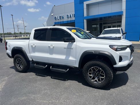 Used 2025 Chevrolet Colorado ZR2 AWD/4WD image 7