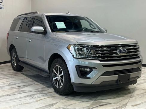 Used 2020 Ford Expedition XLT image 4