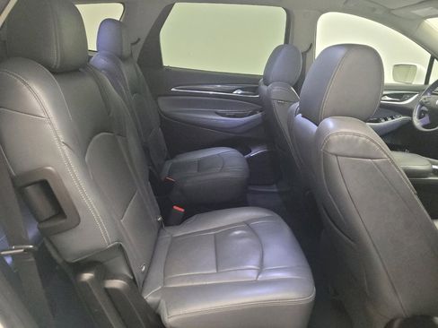 Used 2020 Buick Enclave Essence image 19