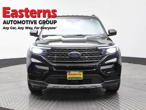 Used 2023 Ford Explorer XLT w/ Equipment Group 202A AWD/4WD image 2