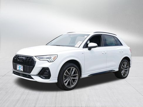 Used 2022 Audi Q3 2.0T Premium Plus w/ Premium Plus Package AWD/4WD image 3