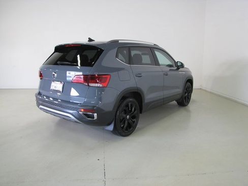 Used 2022 Volkswagen Taos SE image 24