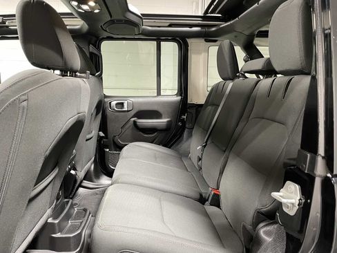 Used 2023 Jeep Wrangler Unlimited w/ Sun & Screen Package AWD/4WD image 14