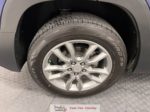 Used 2022 GMC Terrain SLT image 16