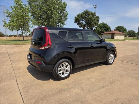 Used 2020 Kia Soul S FWD image 25