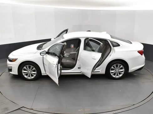 Used 2025 Chevrolet Malibu LT FWD image 7