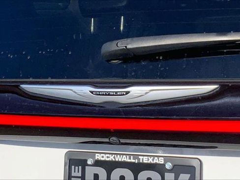 Certified 2024 Chrysler Pacifica Touring-L image 26