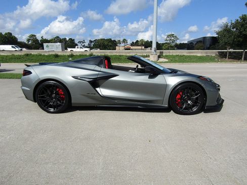 Used 2023 Chevrolet Corvette Z06 RWD image 4