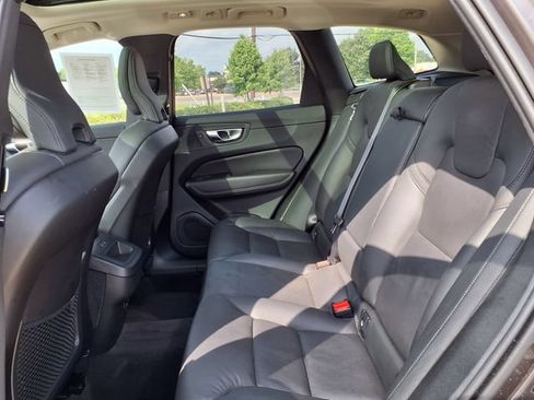 Certified 2025 Volvo XC60 B5 Plus AWD/4WD image 18