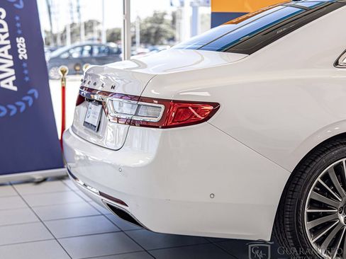 Used 2017 Lincoln Continental Black Label w/ Technology Package AWD/4WD image 12