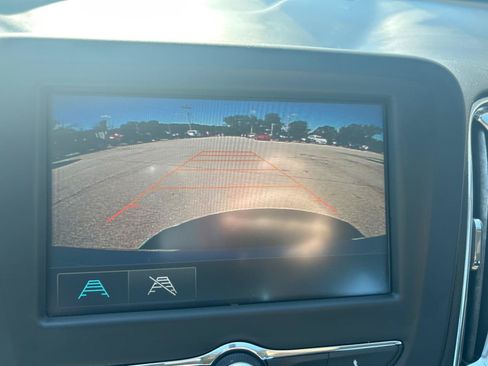 Used 2017 Chevrolet Malibu LT FWD image 15