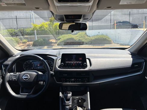 Used 2025 Nissan Rogue SV AWD/4WD image 35