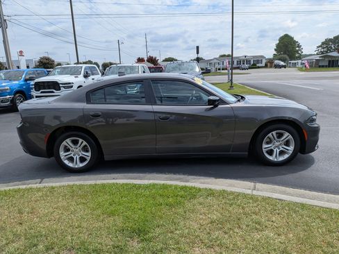 Used 2023 Dodge Charger SXT w/ Cold Weather Package RWD image 4