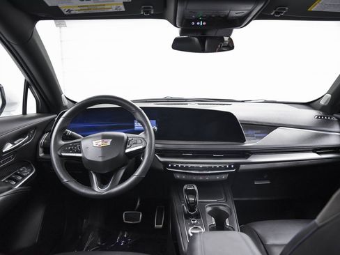 Used 2024 Cadillac XT4 Sport image 25