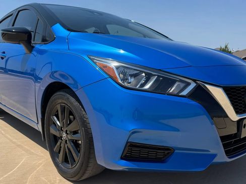 Used 2021 Nissan Versa SV FWD image 12
