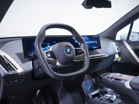 Used 2026 BMW iX xDrive45 w/ Executive Package image 6