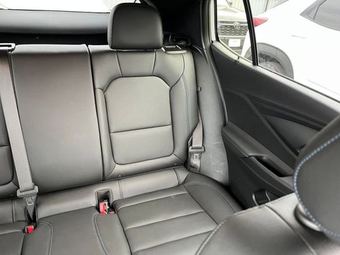 Used 2025 Buick Envista Sport Touring image 36