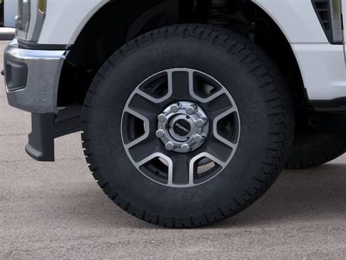 New 2026 Ford F350 Lariat w/ FX4 Off-Road Package AWD/4WD image 19