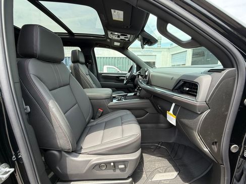 New 2026 Chevrolet Suburban RST w/ Sun And Tow Package AWD/4WD image 29