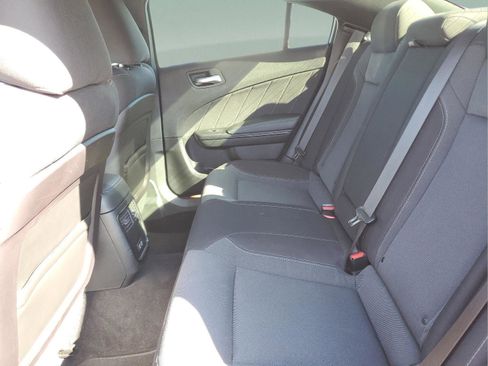 Used 2019 Dodge Charger SXT w/ Blacktop Package image 9