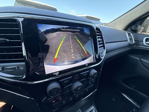 Used 2022 Jeep Grand Cherokee Limited image 21