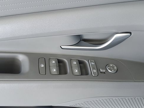 Used 2023 Hyundai Elantra SEL image 14