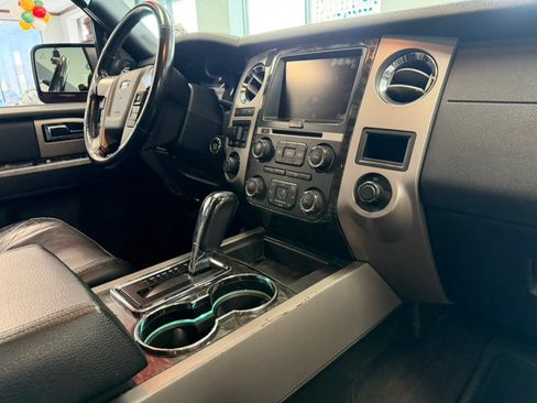 Used 2015 Ford Expedition Limited w/ Equipment Group 301A image 35