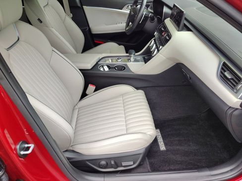 Used 2023 Genesis G70 2.0T w/ Sport Prestige Package image 21