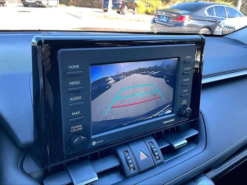 Used 2021 Toyota RAV4 XLE Premium image 30