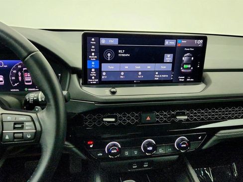 Used 2025 Honda Accord EX-L image 18