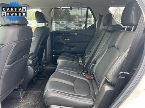 Used 2025 Honda Pilot EX-L image 32