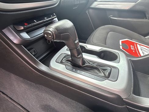 Used 2020 Chevrolet Colorado LT w/ LT Convenience Package image 27