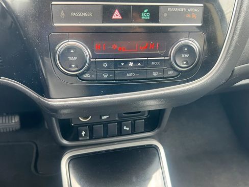 Used 2019 Mitsubishi Outlander SEL FWD image 23