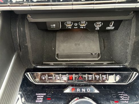 Certified 2025 Jeep Grand Wagoneer Series II Obsidian w/ Quick Order Packagew 28T AWD/4WD image 25