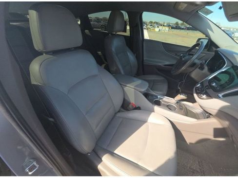 Used 2016 Chevrolet Malibu LT w/ Leather Package image 27