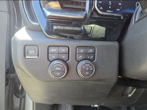 Used 2024 Chevrolet Silverado 3500 High Country w/ High Country Premium Package AWD/4WD image 12