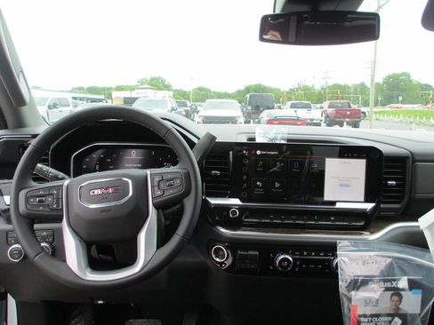 New 2026 GMC Sierra 1500 SLE w/ Max Trailering Package AWD/4WD image 14